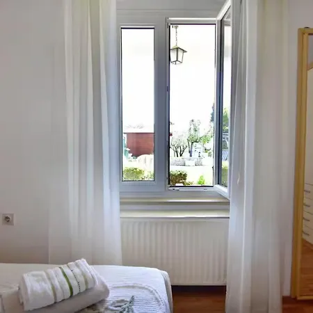 Διαμέρισμα Bright Flat With Sea View Terrace *